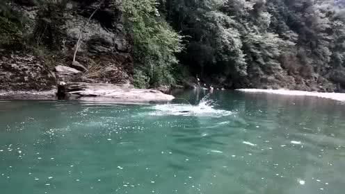再次愚弄